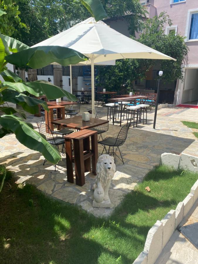Mavi Butik Apart Çeşme Eksteriør bilde
