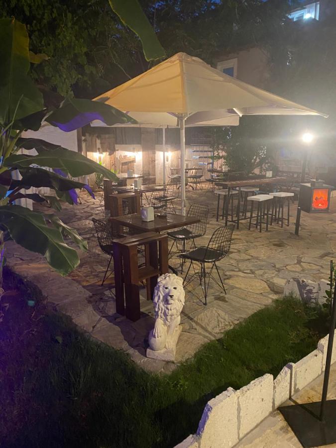 Mavi Butik Apart Çeşme Eksteriør bilde