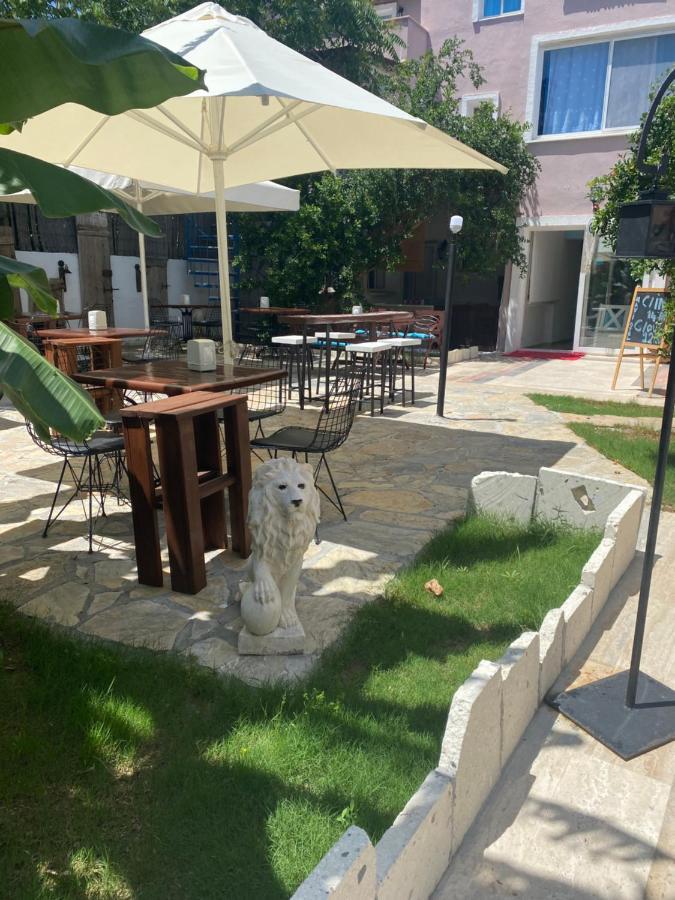 Mavi Butik Apart Çeşme Eksteriør bilde