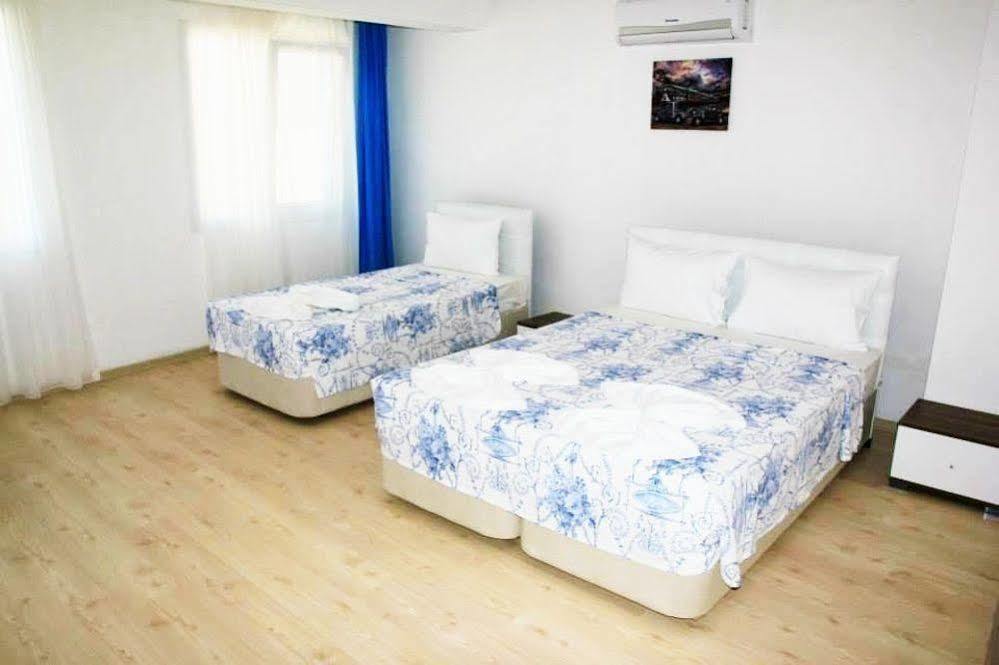 Mavi Butik Apart Çeşme Eksteriør bilde