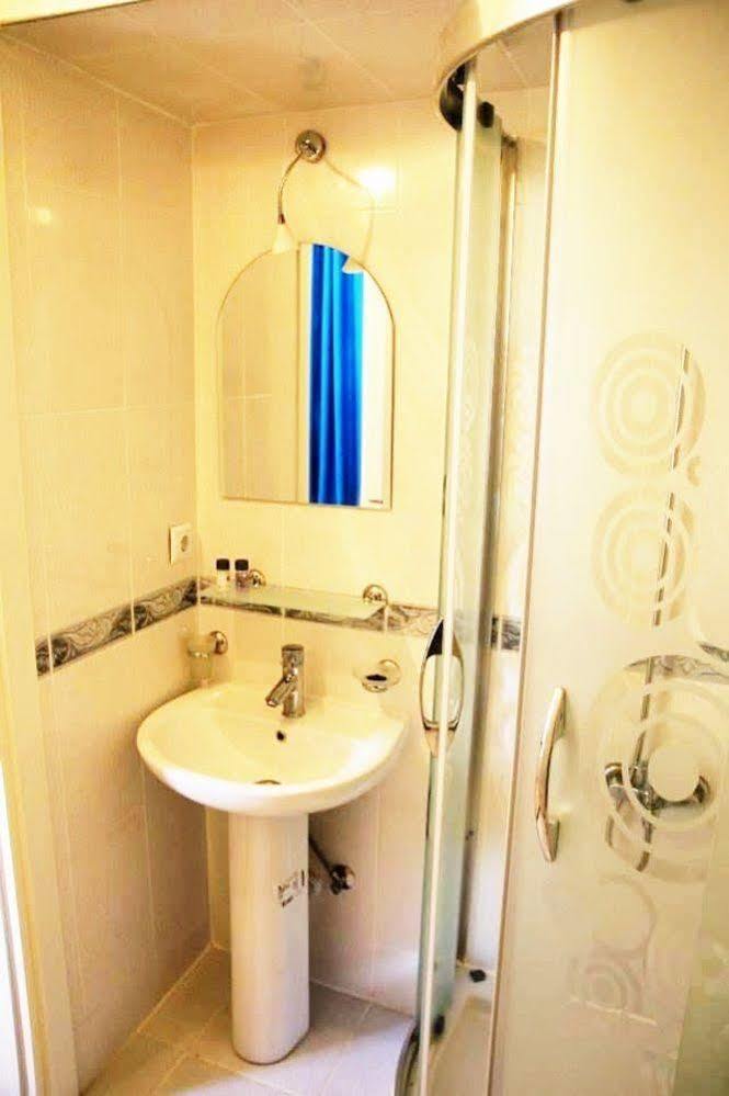 Mavi Butik Apart Çeşme Eksteriør bilde