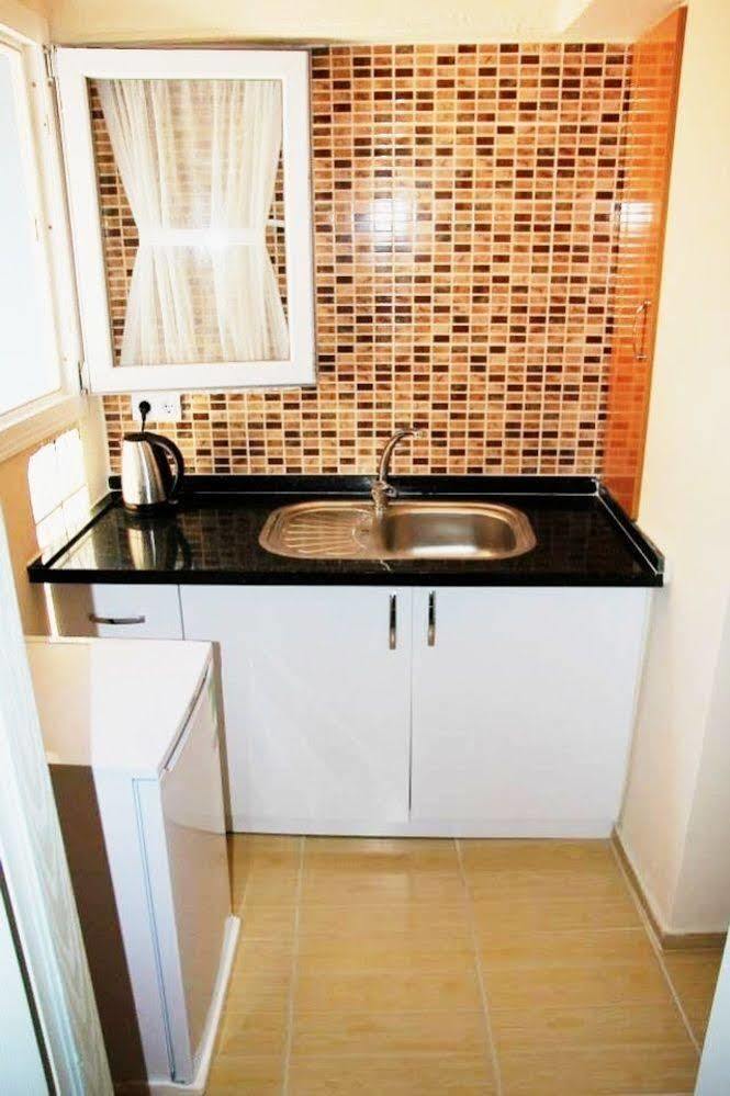 Mavi Butik Apart Çeşme Eksteriør bilde